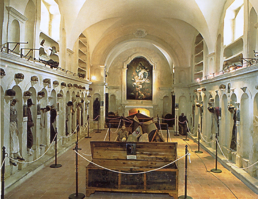 SANTA LUCIA DEL MELA – Da domani iniziano i corsi per lo studio delle Mummie