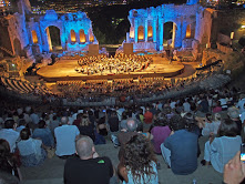TAORMINA OPERA STARS – Premio al direttore d’orchestra, Renzetti, icona della musica classica “tricolore”
