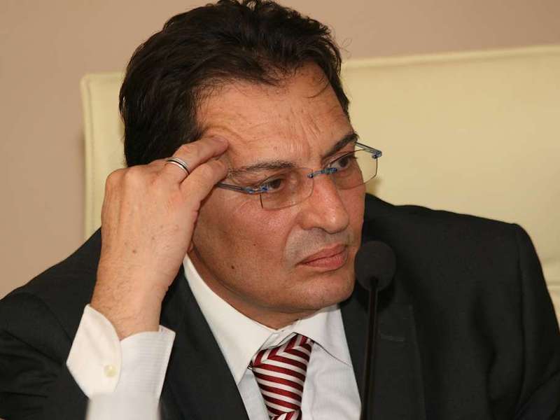 SICILIA – Crocetta convoca i sindaci per il problema rifiuti