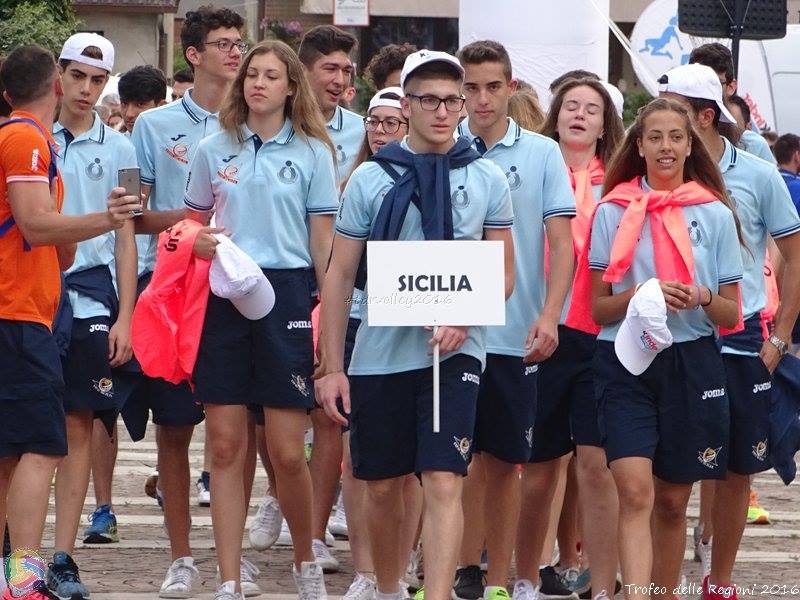 GIOVANE VOLLEY SICILIANA – Alle Kinderiadi la maschile è ottava le ragazze quarte
