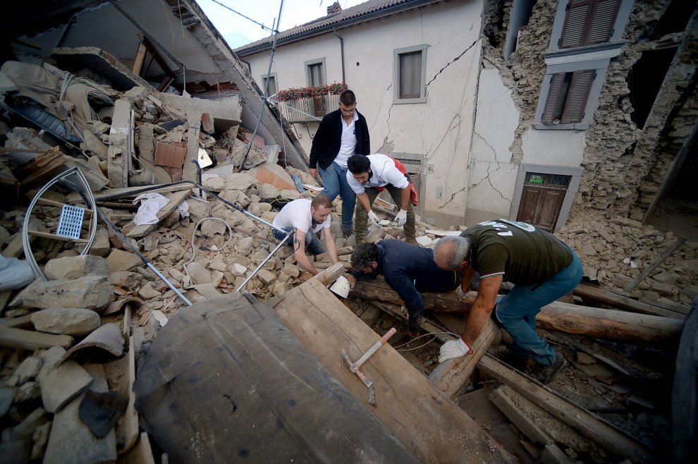 TERREMOTO – Distrutta Amatrice, nel reatino sisma magnitudo 6. Aggiornamenti