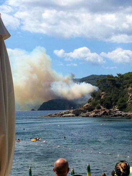 INCENDIO – Ingenti danni a Lipari