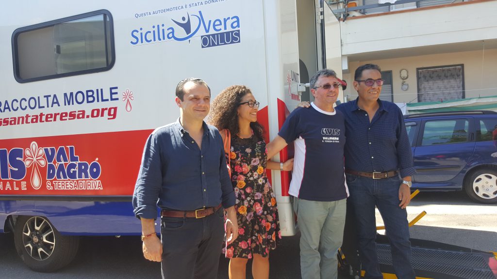 SANTA TERESA RIVA – Sicilia Vera Onlus, consegnata all’Avis una nuova autoemoteca