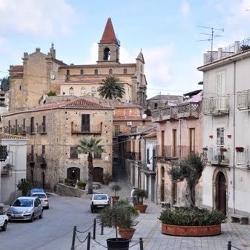 VERTENZA PRECARI – Il sindaco di Ficarra solidale con i lavoratori