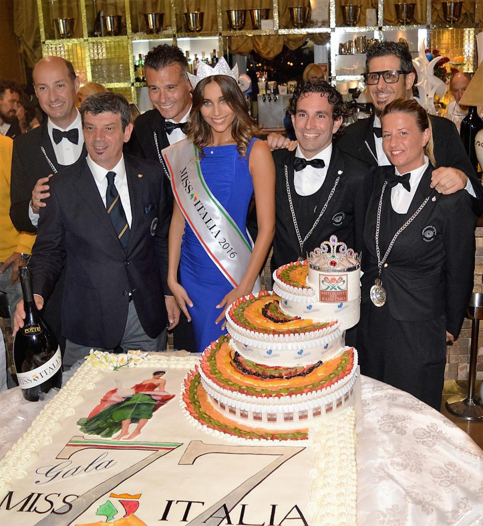 MISS ITALIA 2016 – Grande festa per Miss Italia 2016. Dopo l’elezione il taglio della torta