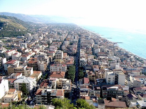 CAPO D’ORLANDO – Furto ad un supermercato del centro