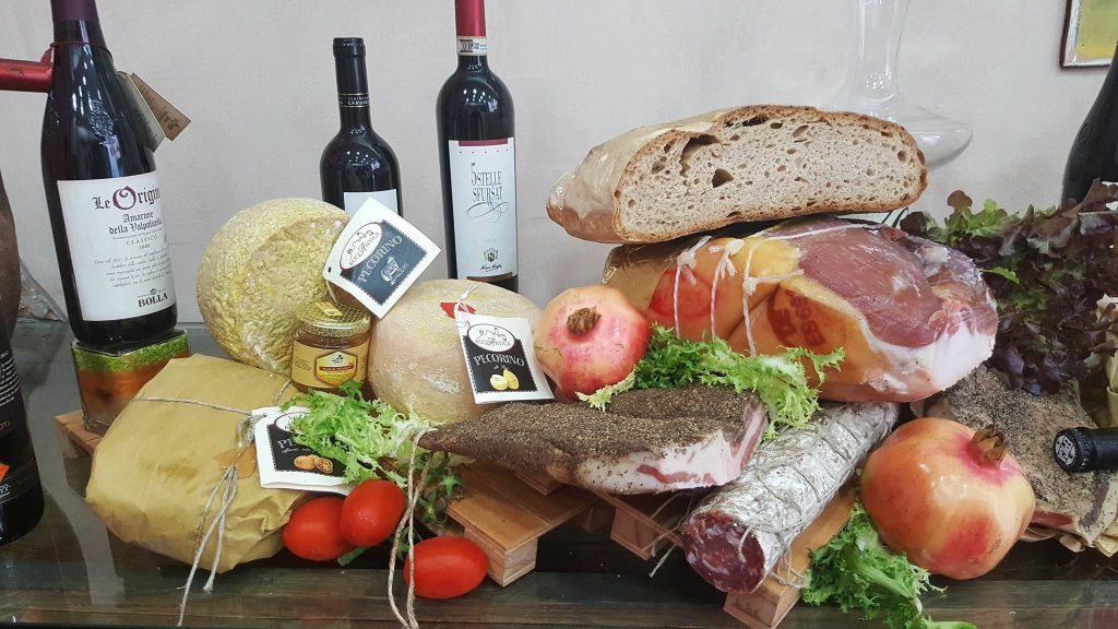 FORMAGGI A TAVOLA – La selezioni “RoccAntica” scelta da Nonna Gelsena di Patti, gustosa alternativa a pranzo o a cena