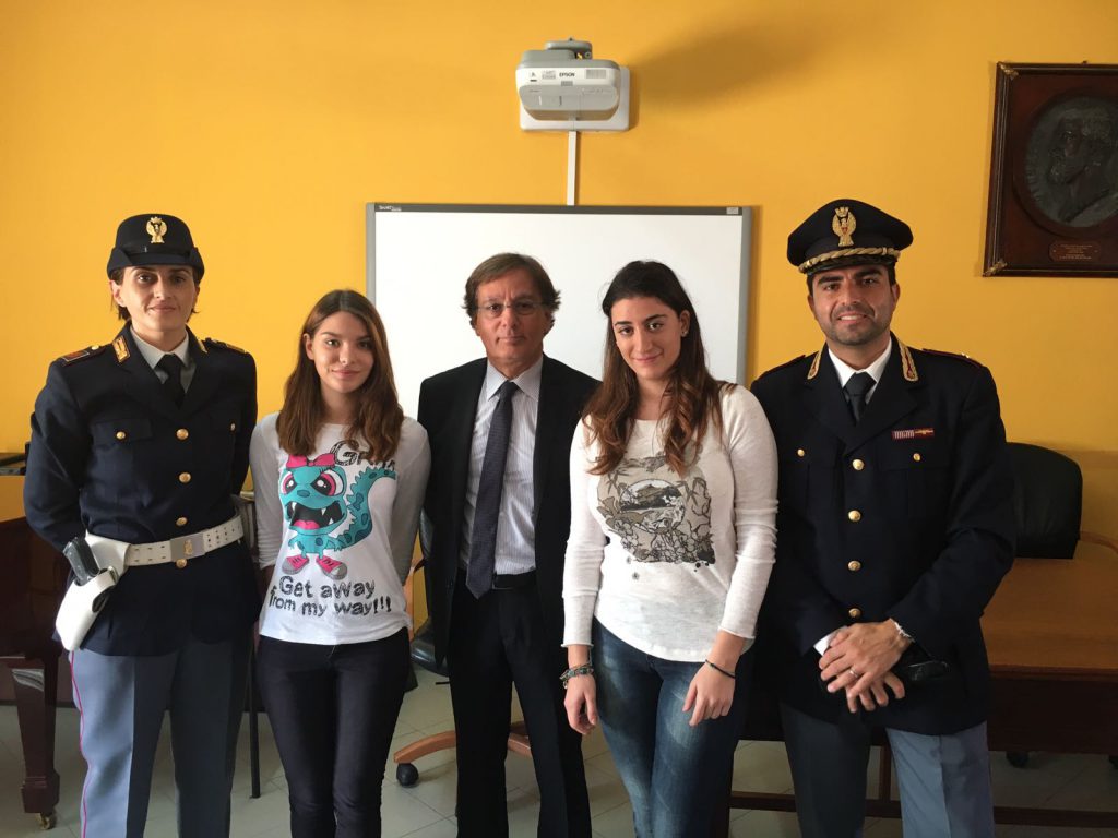 MESSINA – La Polizia al liceo La Farina