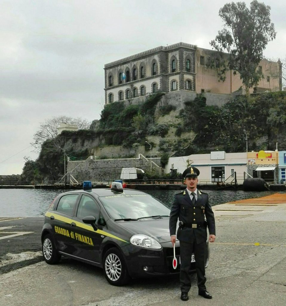 LIPARI – Scoperti affitti in nero di seconde e terze case per centomila euro