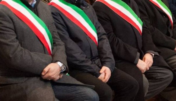 TAGLI AI COMUNI – Sindaci in rivolta
