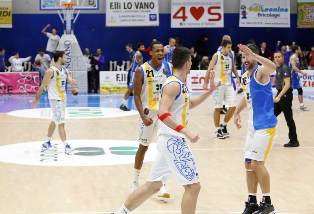BASKET – Immensa Betaland, rimonta e vittoria su Sassari