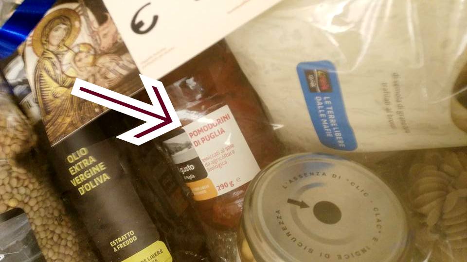 CURIOSITA’ – Ed alla buvette della Regione Sicilia si promuovono i pomodorini pugliesi …