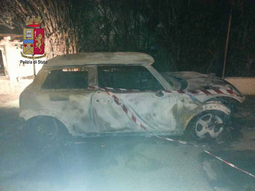 AMORE MALATO – La Polizia arresta 21enne per stalking e incendio