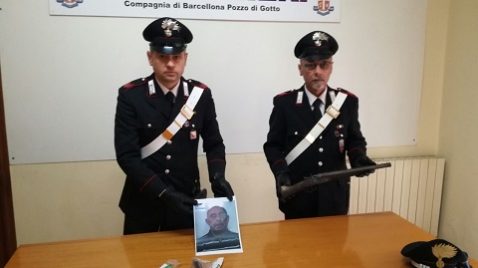BARCELLONA P.G. – Trovato fucile in auto, 69enne arrestato
