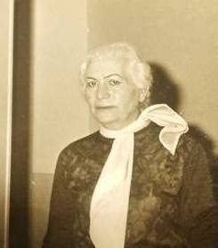 GIULIA PINO – Insegnò a Brolo. Anarchica, Socialista, amava le Recite e la Cultura… lasciò un pianoforte alla “Sua” Scuola