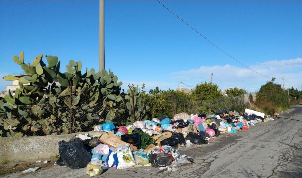 LEGAMBIENTE LONGANO – Rifiuti abbandonati, un malcostume e un pericolo per i cittadini