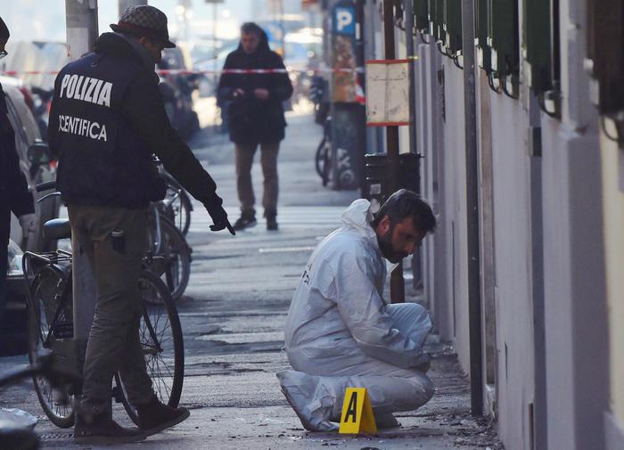 CAPODANNO CON BOTTO – Ma l’ordigno era per CasaPound