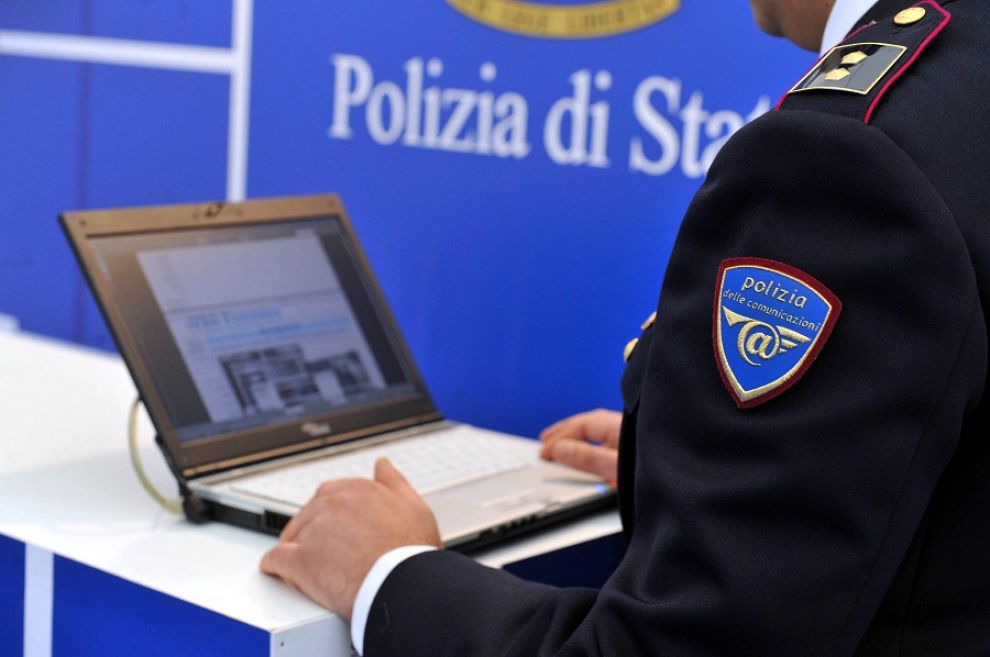PORNOGRAFIA – Denunciate sei persone. Perquisizioni a Messina, Catania, Palermo, Milano, Napoli e Teramo