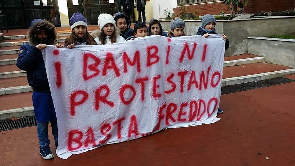 CARONIA – Niente scuola bus e bambini al freddo