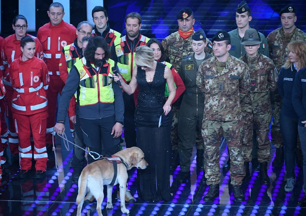 SANREMO 2017 – Sanremo ricorda Rigopiano e gli eroi del quotidiano