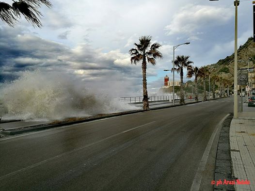 FOTOGRAFANDO – La Mareggiata nella foto di Natale Arasi
