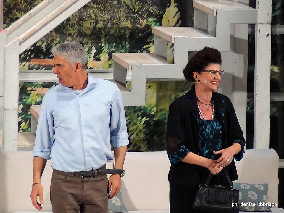 TEATRO – “Bello di Papà”al Cinema Teatro Odeon di Paola
