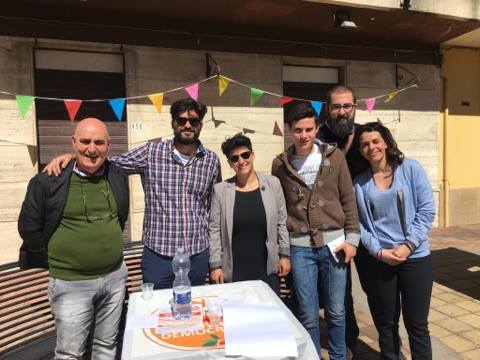 DISOCCUPAZIONE & LAVORO – Il “banchetto” dei Gd a Brolo ieri