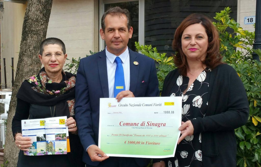 COMUNI FIORITI – Sinagra riceve un premio di mille euro “in fioriture”