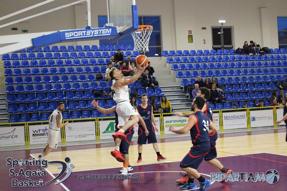 BASKET – Lo Sporting S.Agata batte gli Svincolati Spadafora