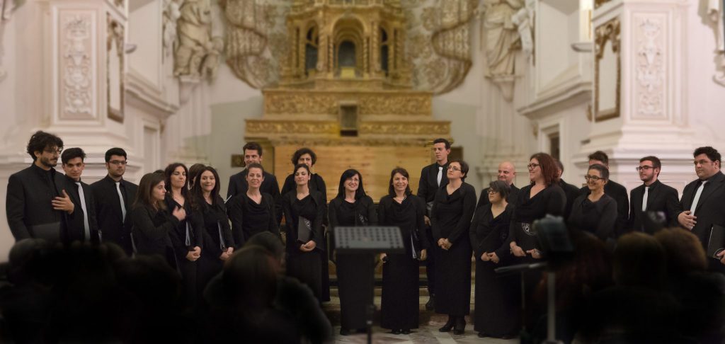 TEATRO – Al Mandanici di Barcellona in scena Cantica Nova e Ouverture
