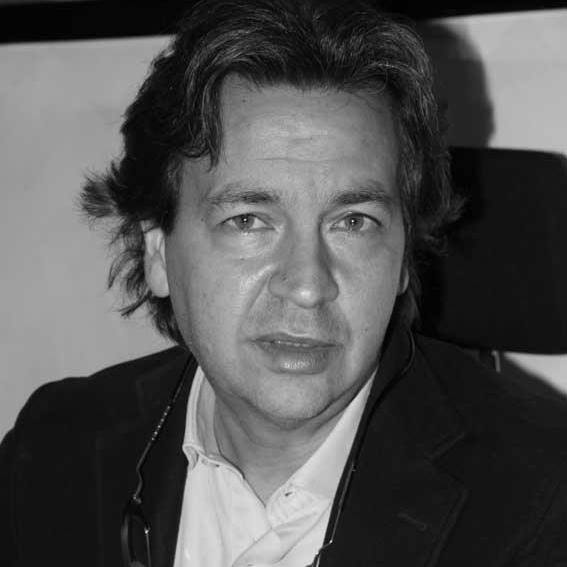 LETTERA APERTA – “Cari giovani, liberatevi della politica di sistema. E’ un danno sociale”