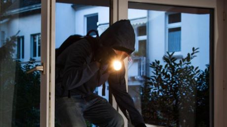 MESSINA – Denunciato topo d’appartamento