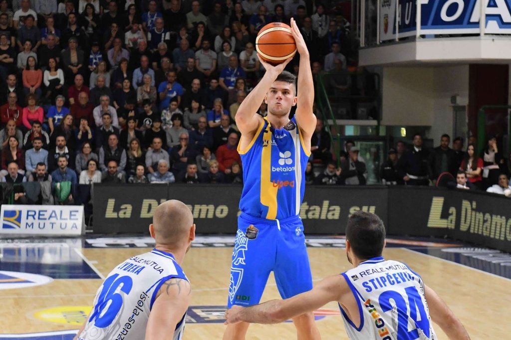 BASKET – Il cuore non basta, Betaland sconfitta a Sassari