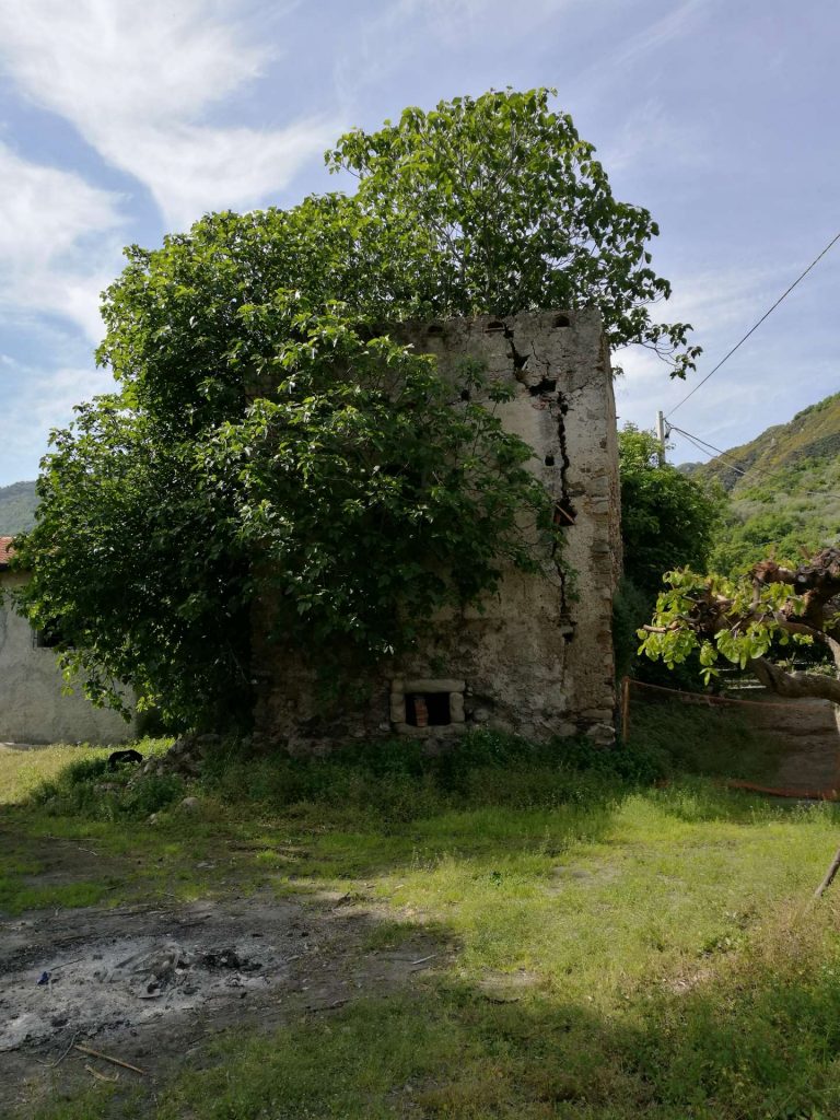 LEGAMBIENTE LONGANO – Torre del Kaid, a distanza di un anno niente è cambiato
