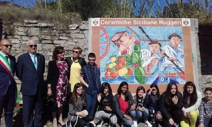 MURALES A PATTI – Una nuova opera, da stamani, a conferma di una bella tradizione cittadina