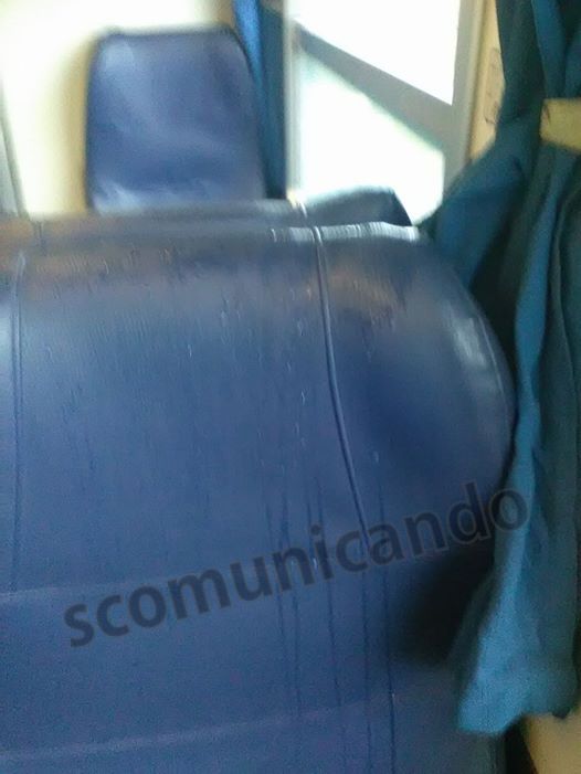 FOTO DENUNCIA – Piove sul treno…