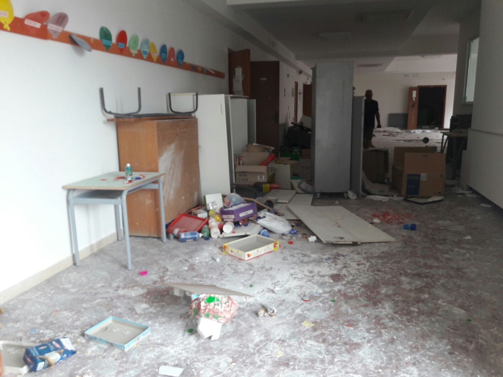 CAPO D’ORLANDO – Vandali alla scuola di Furriolo
