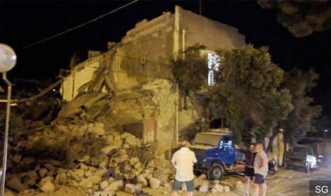 TREMA ISCHIA – Morte due donne, feriti. Due bambini ancora sotto le macerie