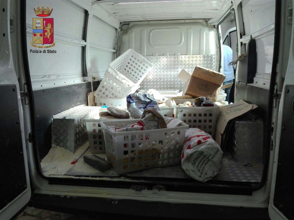 TORRENOVA – Pessima conservazione e condizioni igieniche ai minimi termini: sequestrati alimenti
