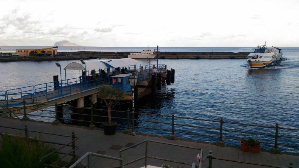 SANTA MARINA SALINA – Trasporti marittimi, blocca posti anche per Salina