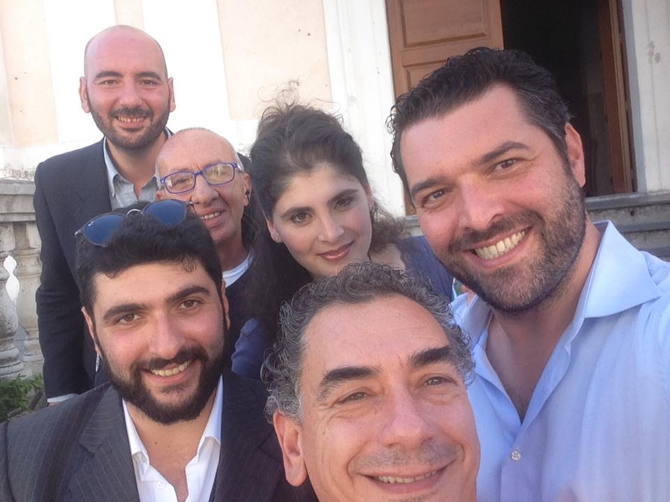 PASSEGGIATE POLITICHE – A Brolo quella dei Cinque Stelle… ed intanto sembra scuotersi il clima elettorale