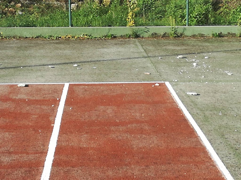 NASO – Teppisti al campo da tennis