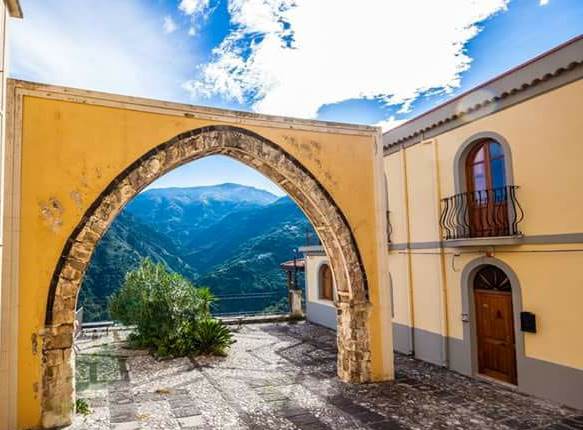 PROPOSTA TURISTICA 3.0 – Buona la prima a Castroreale