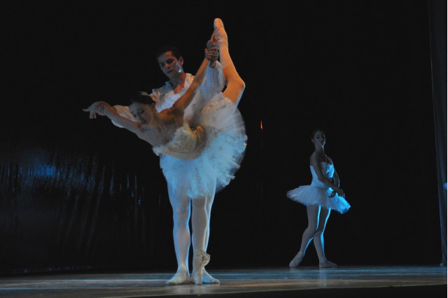TEATRO V.E. – La nuova stagione. Si apre con il Balletto di Milano con “Il Lago dei Cigni” nel segno della “libertà d’espressione”