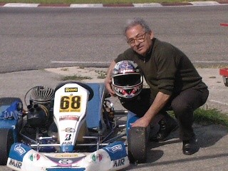 FUTURI GIA’ SCRITTI PER BROLESI DI ALTRA GENERAZIONE – Giuseppe amava già da bimbo le macchine da corsa, come suo nonno. Oggi ne progetta i motori e non smette di ricordarlo