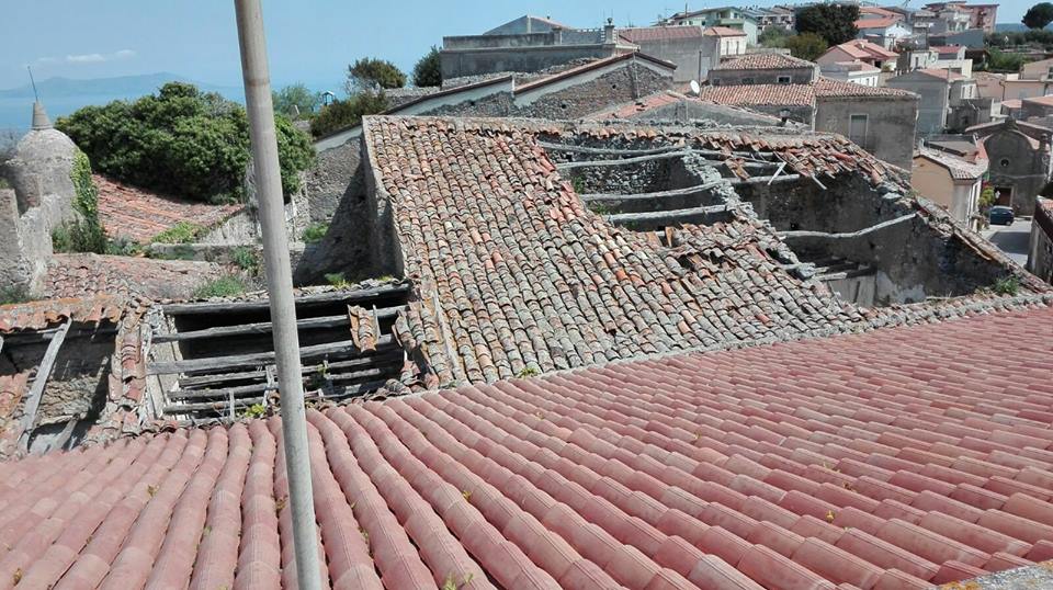 PALAZZO DUCALE – Punto di riflessione a Piraino