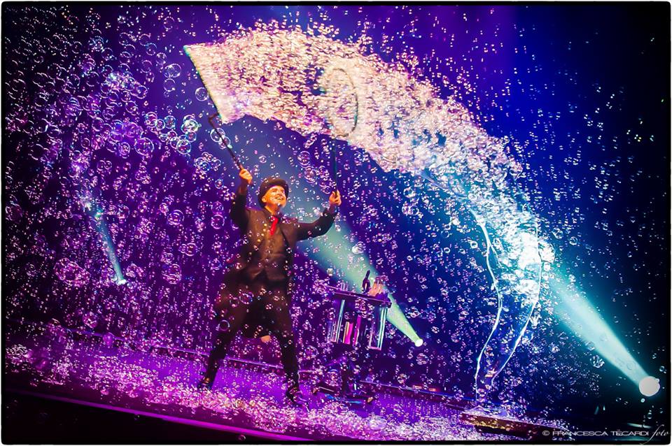 TEATRO – Doppio appuntamento al Mandanici selezioni stagisti prosa e “Bubbles”