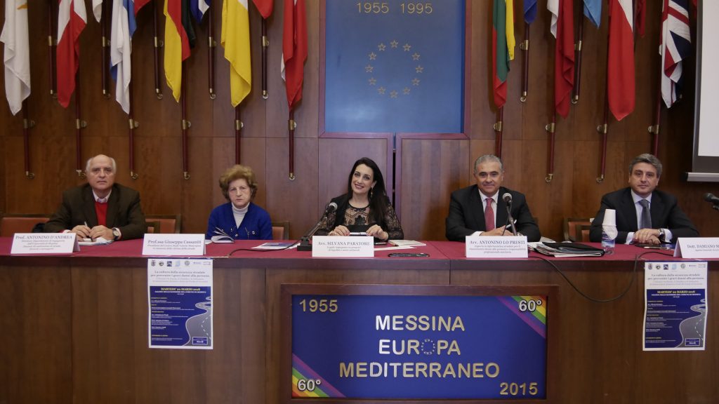 SICUREZZA STRADALE – Gremito il salone delle bandiere per il convegno sulla sicurezza stradale
