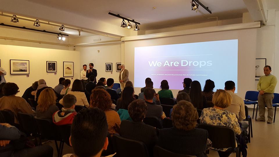 WEAREDROPS – “Essere gocce”. Splendida mostra da vedere, fino al 13 maggio alla Pinacoteca orlandina