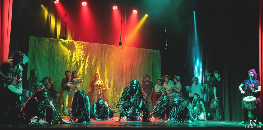 TEATRO – A Milazzo la Compagnia dei Balocchi torna in scena con il medley di canzoni tratte dagli ultimi musical